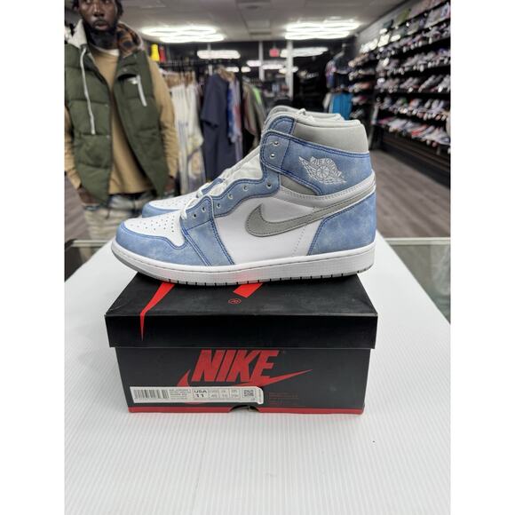 Air Jordan 1 Retro High OG Hyper Royal Size 11 555088-402 main image 9